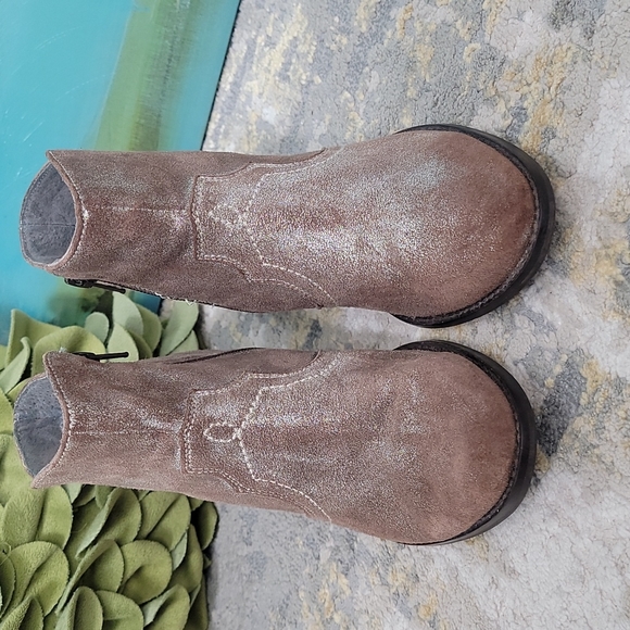 Seychelles Ankle Boots - Suede & Silver Metallic Chelsea Style Western - Picture 7 of 14